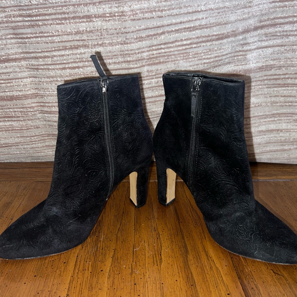 White House Black Market | Piers Velvet Black Ankle Boot | Women’s Size 9.5